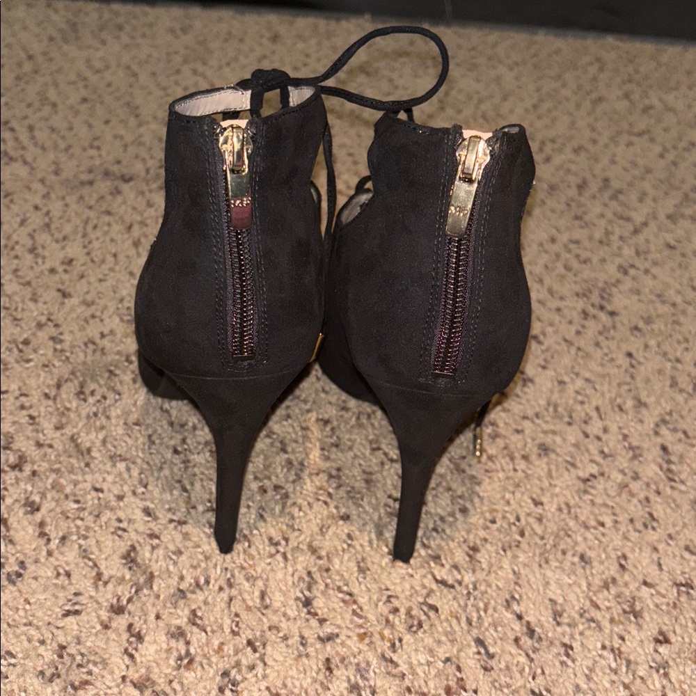 Marc Fisher -Elegant Black Stiletto Heels size 10 - Picture 6 of 9